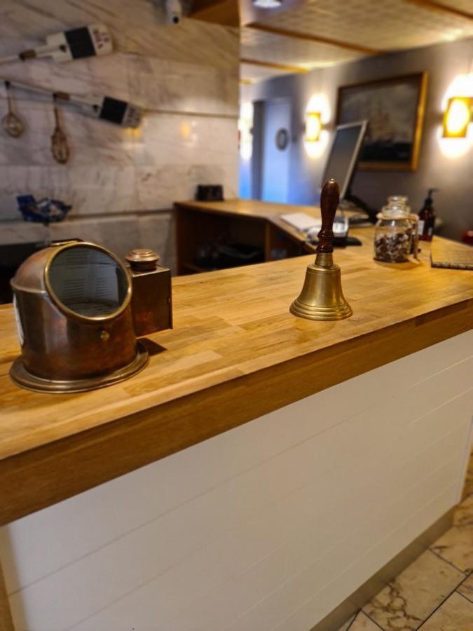 Hamnhotellet Kronan Ландскруна Экстерьер фото